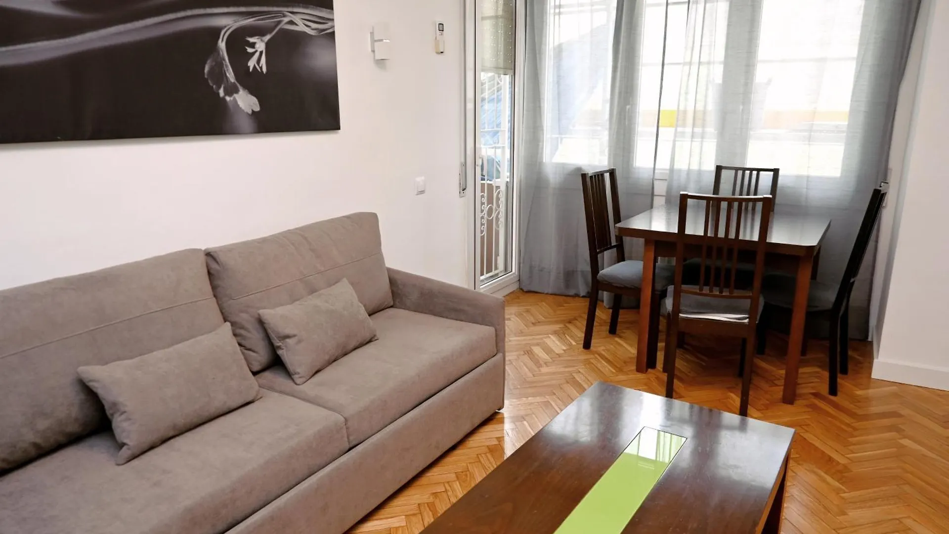Apartment Homenfun Barcelona Eixample Ll